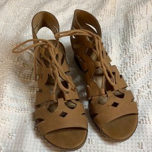Lace up sandal with 1 inch heel